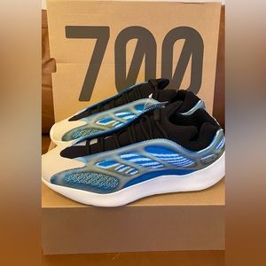Adidas Yeezy 700 V3 - Kyanite